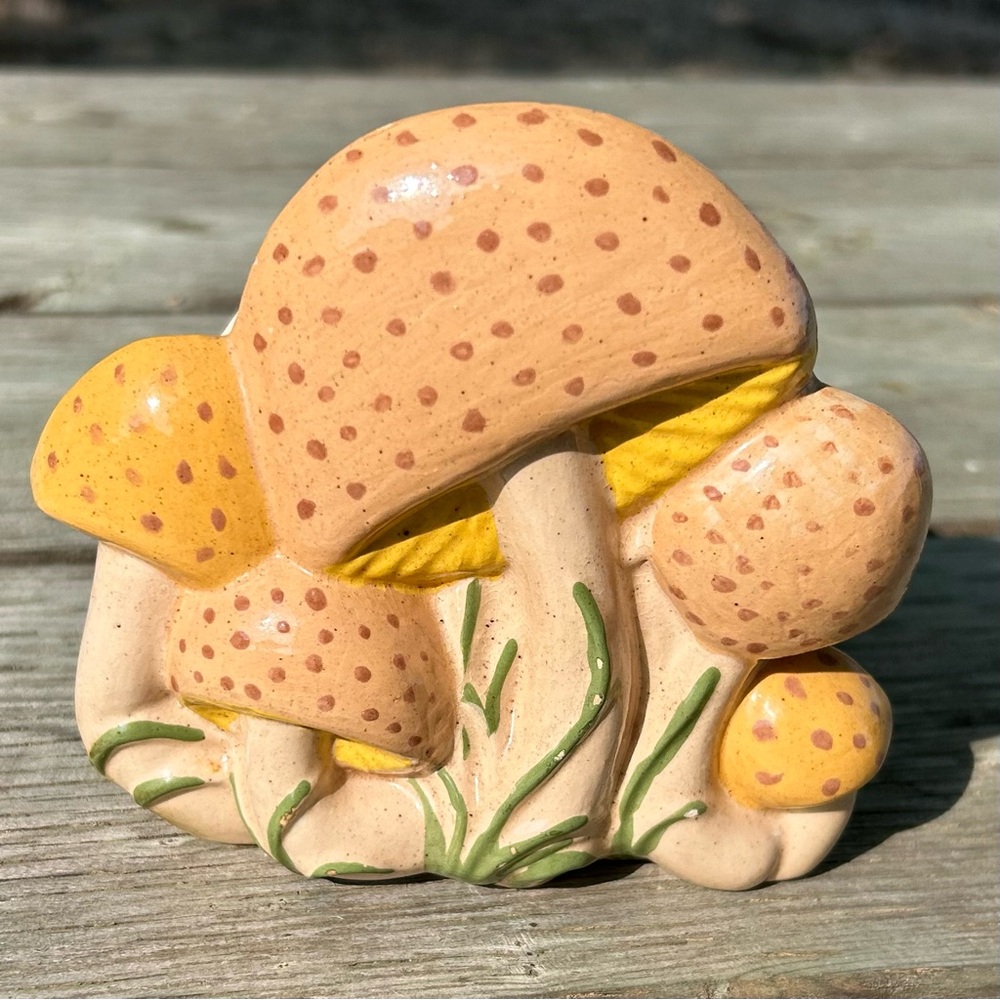 Vintage Ceramic Mushroom Napkin Serviette Letter
Holder Hobbyist Quirky
